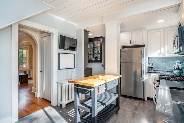 1993 Albany Avenue, West Hartford, CT 06117