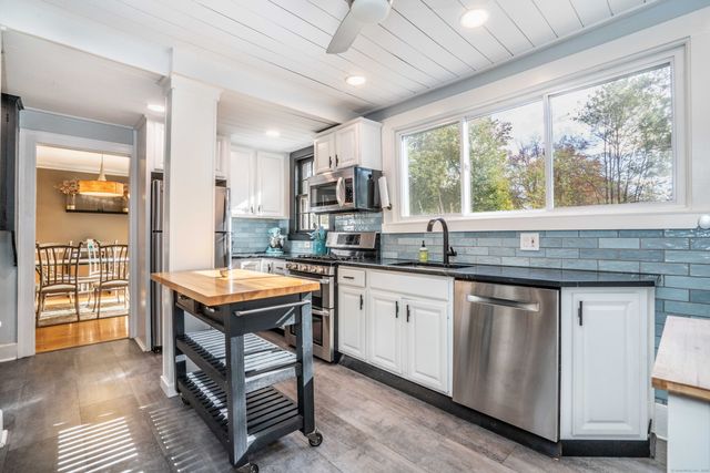 1993 Albany Avenue, West Hartford, CT 06117