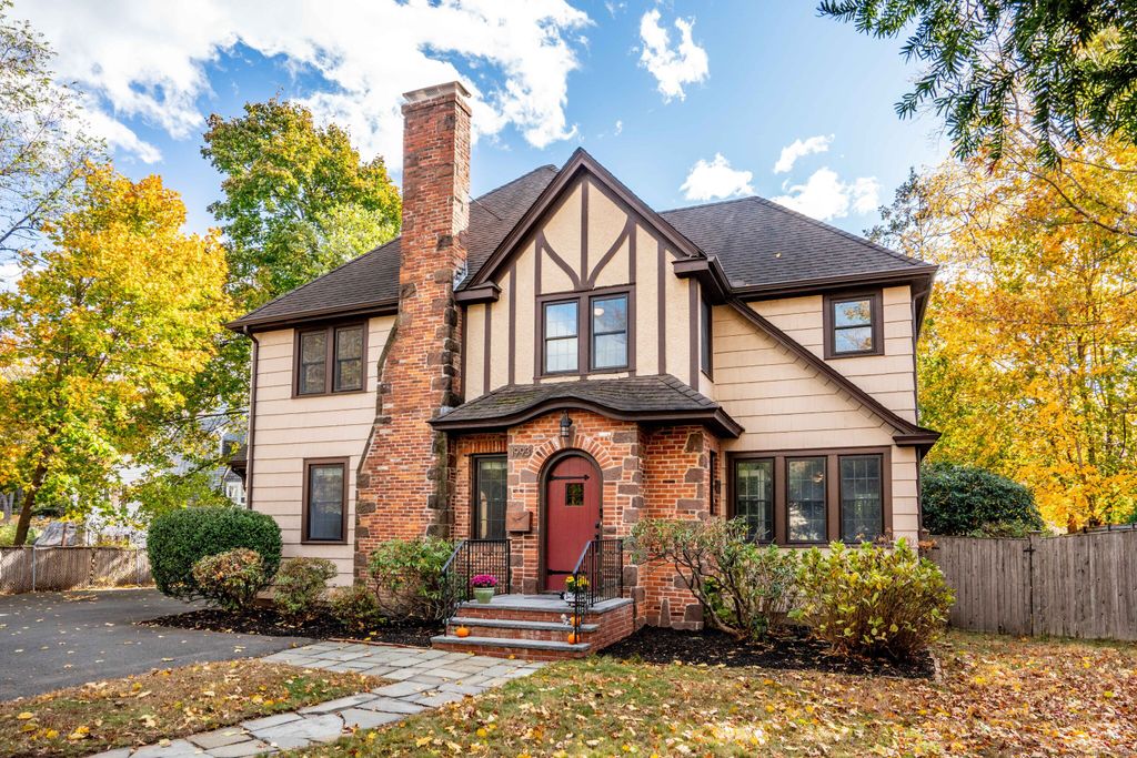 1993 Albany Avenue, West Hartford, CT 06117