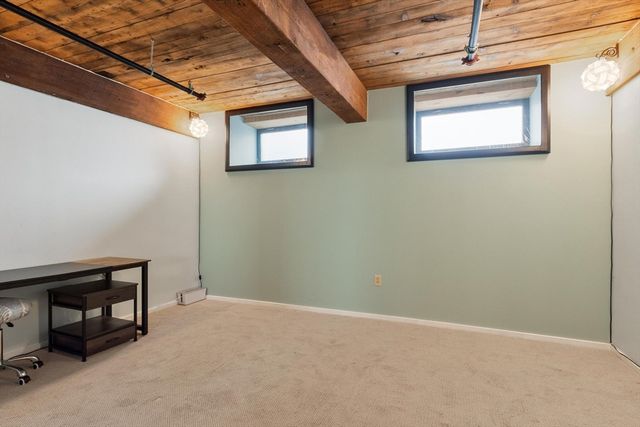 1 Envelope Ter 107, Worcester, MA 01604