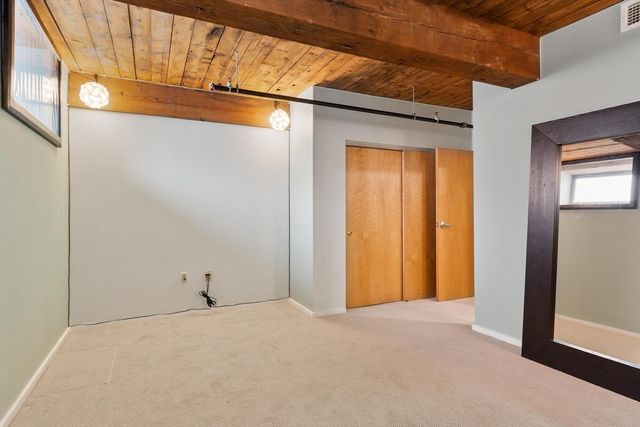 1 Envelope Ter 107, Worcester, MA 01604
