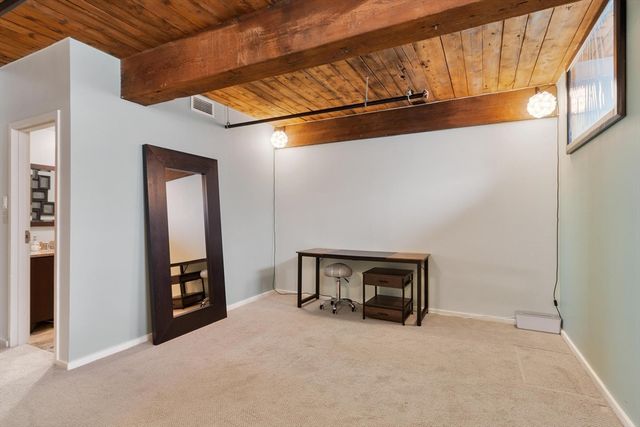 1 Envelope Ter 107, Worcester, MA 01604