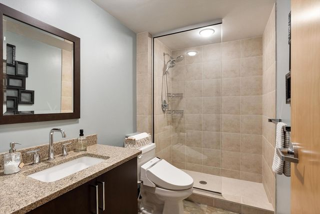 1 Envelope Ter 107, Worcester, MA 01604