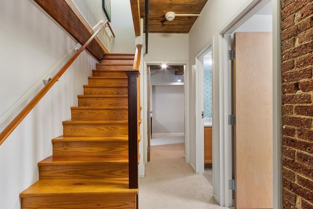 1 Envelope Ter 107, Worcester, MA 01604