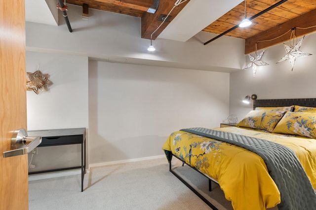 1 Envelope Ter 107, Worcester, MA 01604