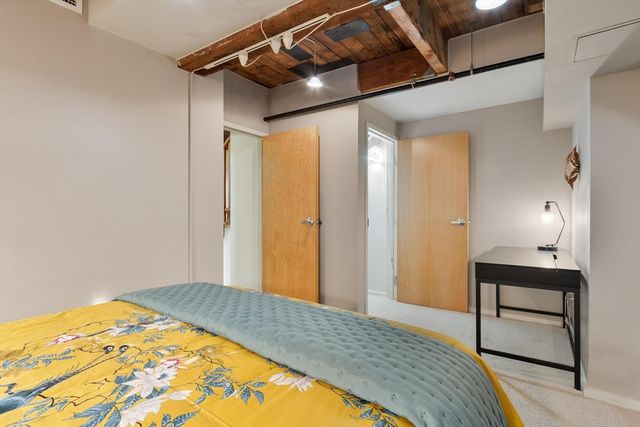 1 Envelope Ter 107, Worcester, MA 01604