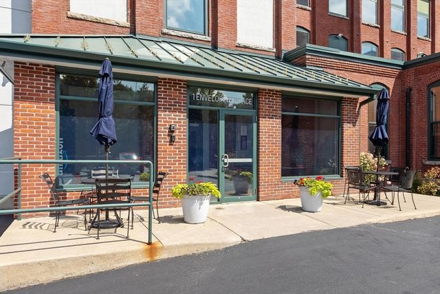 1 Envelope Ter 107, Worcester, MA 01604