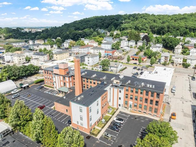 1 Envelope Ter 107, Worcester, MA 01604
