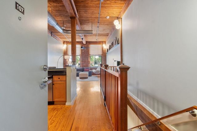 1 Envelope Ter 107, Worcester, MA 01604