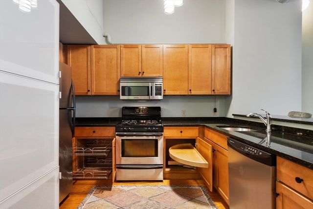 1 Envelope Ter 107, Worcester, MA 01604
