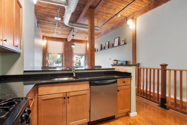 1 Envelope Ter 107, Worcester, MA 01604