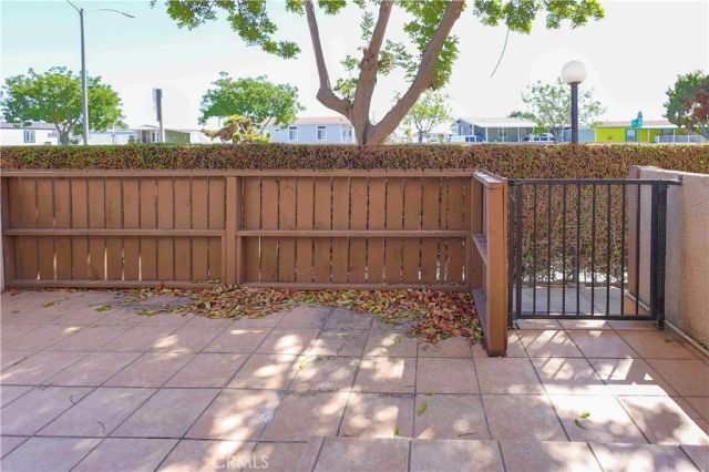 21603 Villa Pacifica Circle 32, Carson, CA 90745