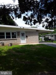 7110 HUNTINGDON ST, Harrisburg, PA 17111