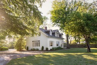 50 Cliff Avenue, Newport, RI 02840