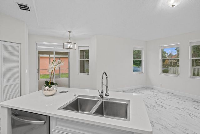 86 Citrus Park Lane, Boynton Beach, FL 33436