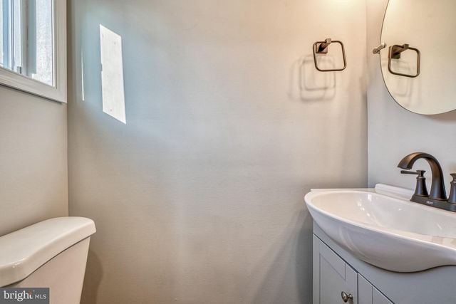 2631 LOYOLA NWAY, Baltimore, MD 21215