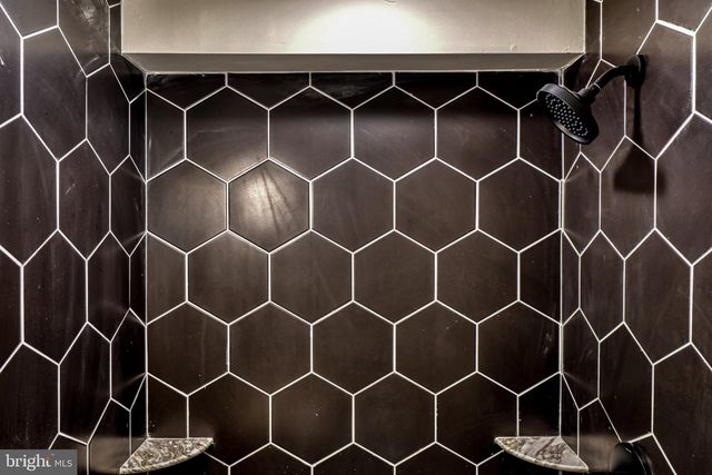 2631 LOYOLA NWAY, Baltimore, MD 21215