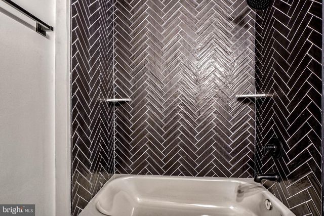 2631 LOYOLA NWAY, Baltimore, MD 21215