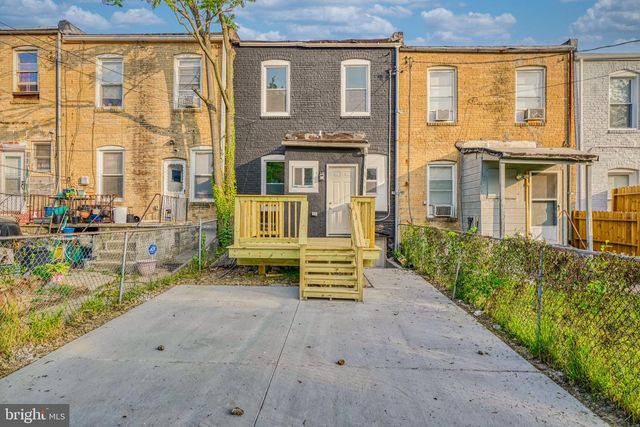 2631 LOYOLA NWAY, Baltimore, MD 21215