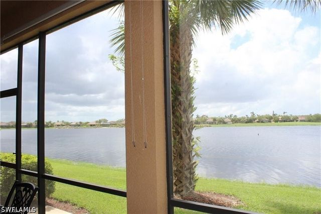 10474 Smokehouse Bay DR 102, Naples, FL 34120