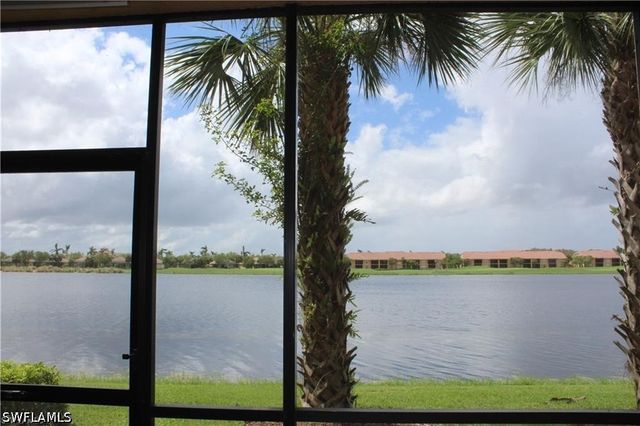 10474 Smokehouse Bay DR 102, Naples, FL 34120