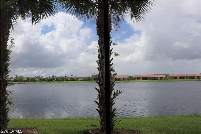 10474 Smokehouse Bay DR 102, Naples, FL 34120