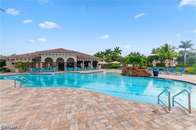 10474 Smokehouse Bay DR 102, Naples, FL 34120
