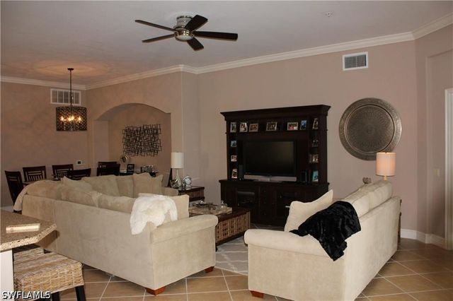 10474 Smokehouse Bay DR 102, Naples, FL 34120