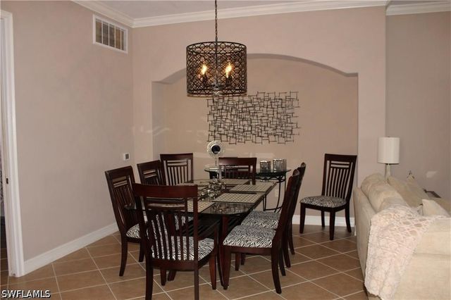 10474 Smokehouse Bay DR 102, Naples, FL 34120