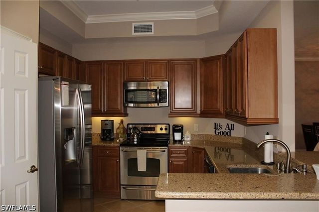 10474 Smokehouse Bay DR 102, Naples, FL 34120