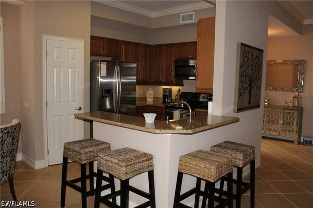 10474 Smokehouse Bay DR 102, Naples, FL 34120