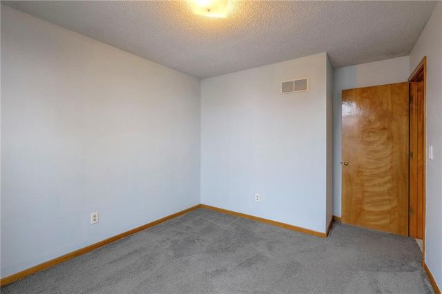 1105 Huntington Lane, Greenwood, MO 64034