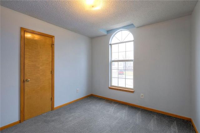 1105 Huntington Lane, Greenwood, MO 64034