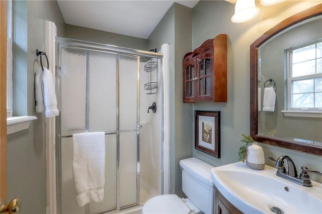 1105 Huntington Lane, Greenwood, MO 64034