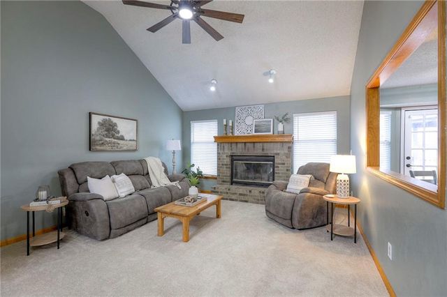 1105 Huntington Lane, Greenwood, MO 64034