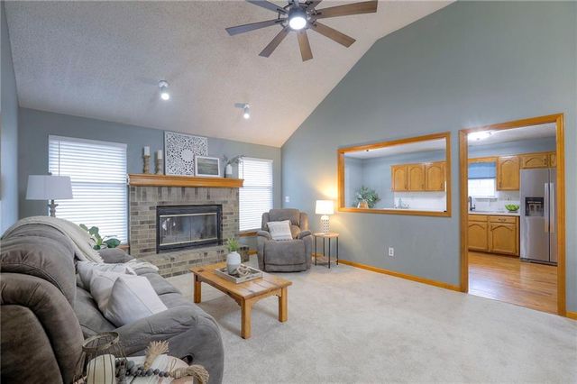 1105 Huntington Lane, Greenwood, MO 64034