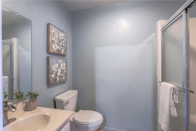 1105 Huntington Lane, Greenwood, MO 64034