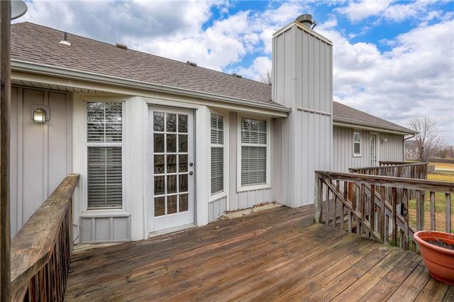 1105 Huntington Lane, Greenwood, MO 64034