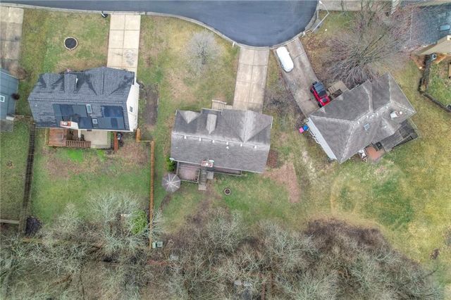 1105 Huntington Lane, Greenwood, MO 64034