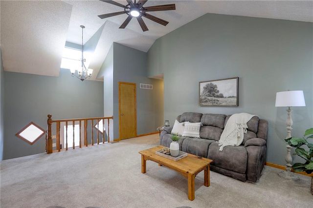 1105 Huntington Lane, Greenwood, MO 64034