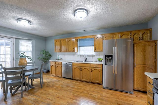 1105 Huntington Lane, Greenwood, MO 64034