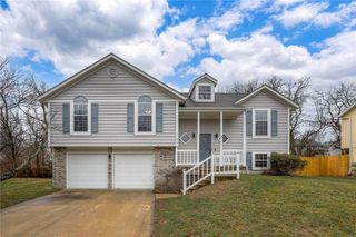 1105 Huntington Lane, Greenwood, MO 64034