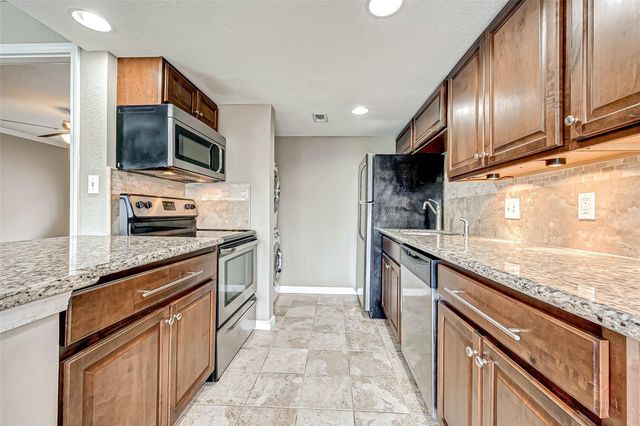 2503 Mccue Road 35, Houston, TX 77056