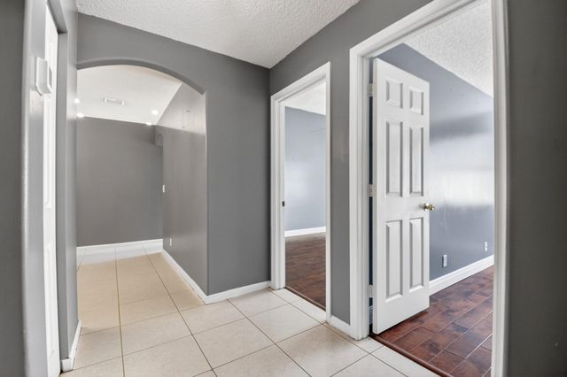 6778 Las Colinas Street, Lake Worth, FL 33463