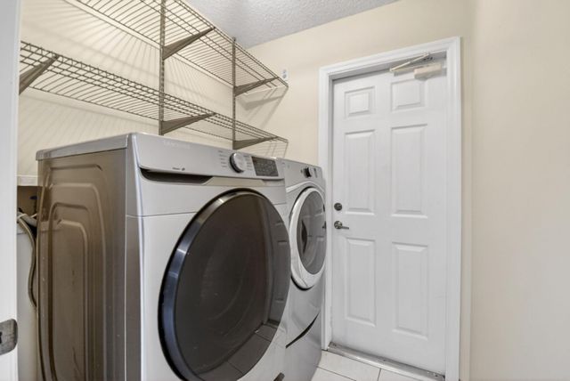 6778 Las Colinas Street, Lake Worth, FL 33463