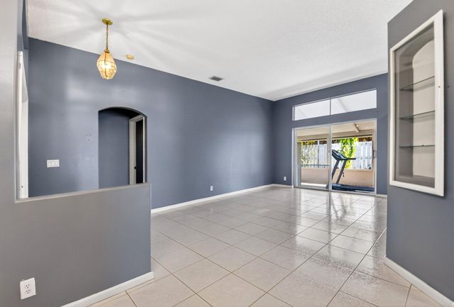 6778 Las Colinas Street, Lake Worth, FL 33463