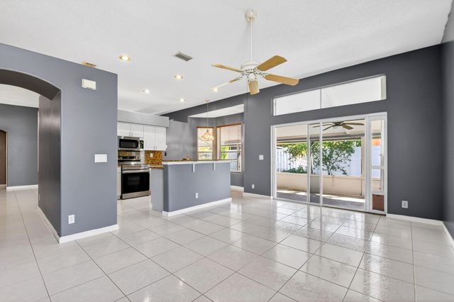 6778 Las Colinas Street, Lake Worth, FL 33463