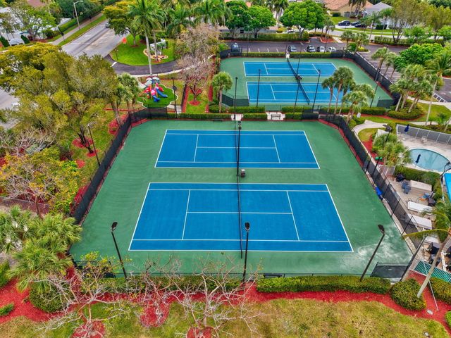 6778 Las Colinas Street, Lake Worth, FL 33463