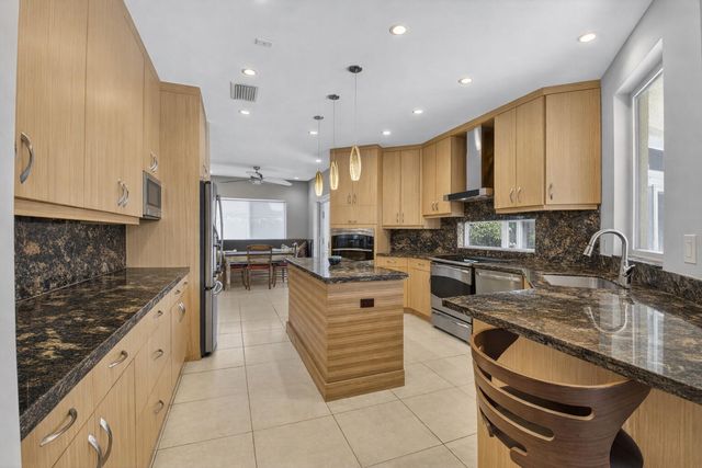 954 Cypress Drive, Delray Beach, FL 33483