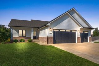 5825 N Millsboro Cir, Park City, KS 67219